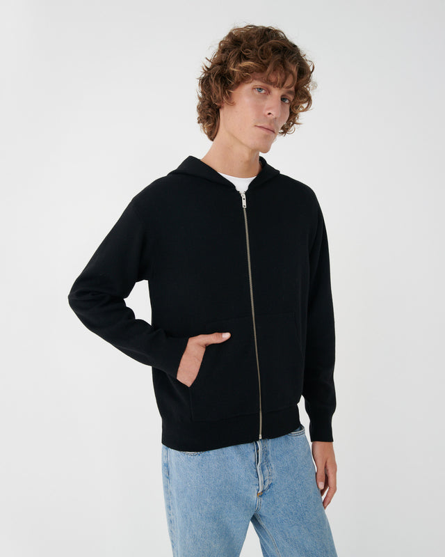 CHAQUETA DE PUNTO CON CAPUCHA NEGRO