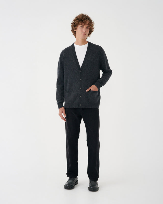 CÁRDIGAN CON BOLSILLOS GRIS OSCURO