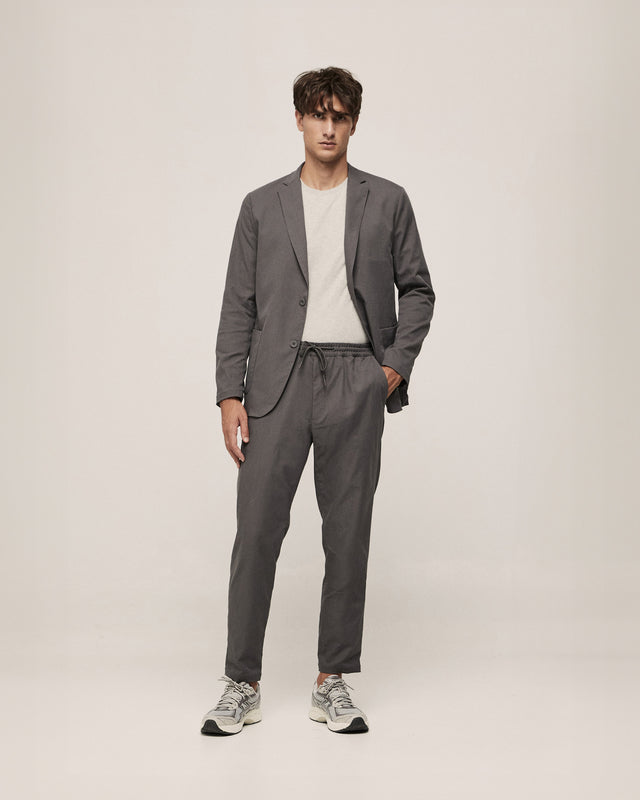 TRAJE CONFORT GRIS OSCURO