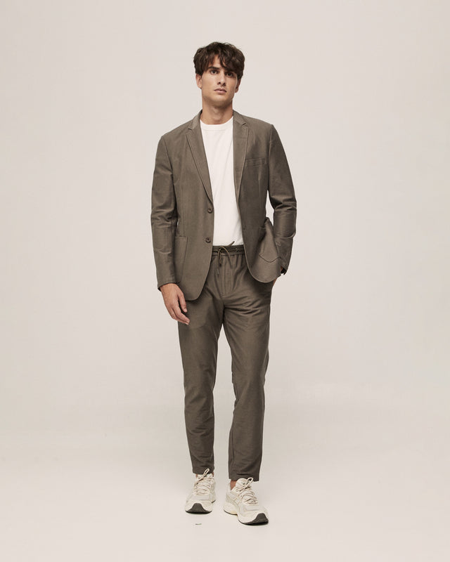 TRAJE CONFORT TAUPE