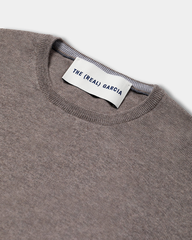 FOUNDATION CREWNECK TAUPE
