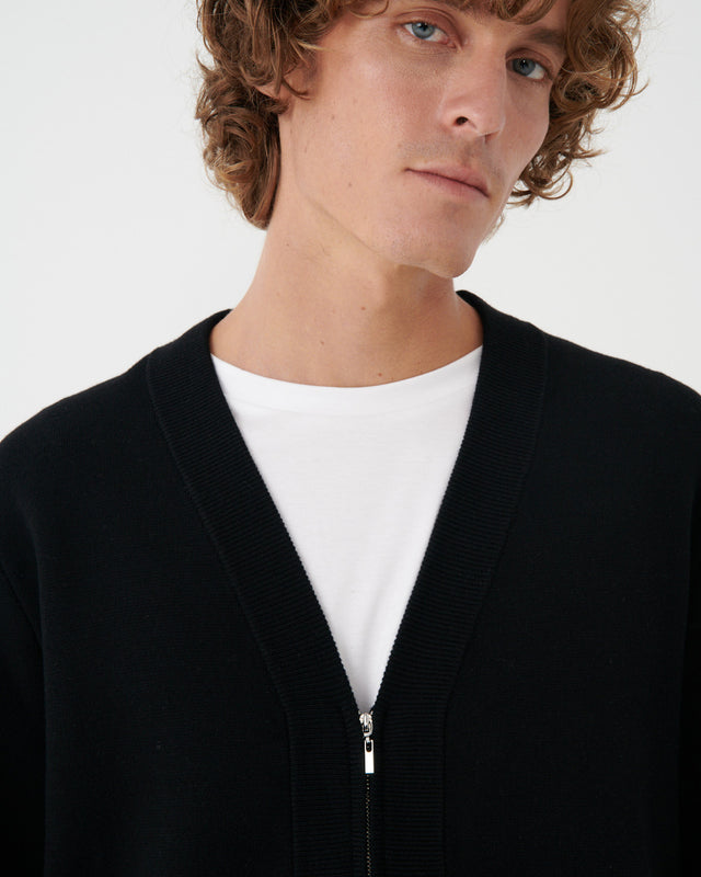 CÁRDIGAN DE PUNTO CON CREMALLERA NEGRO
